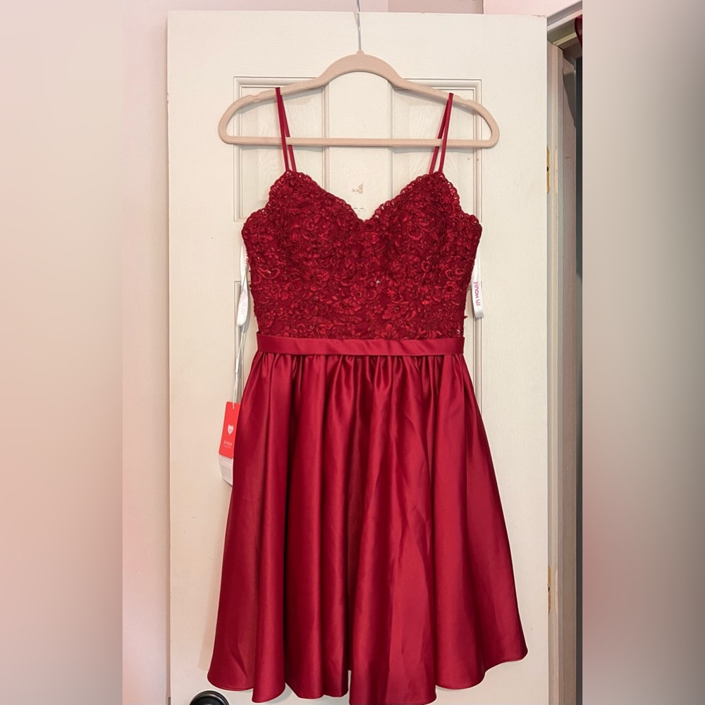 Brand New with tags!! JJ’s House short red dress